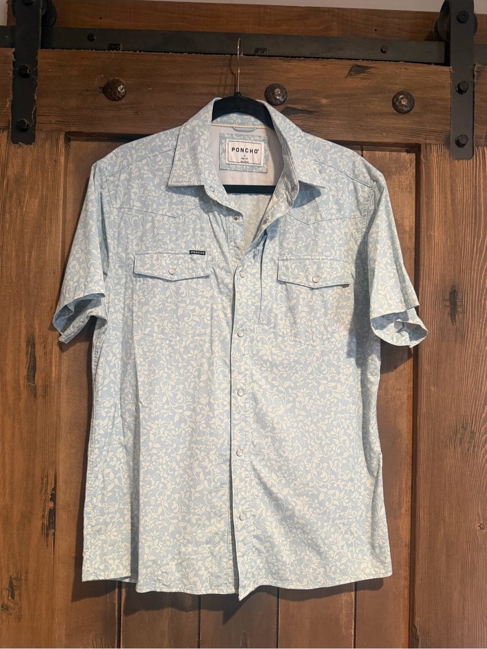 Poncho Men's Pale Blue Floral Short-Sleeve western pearls snap Shirt